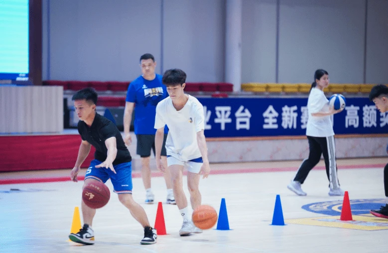 哪里可以学习到提升篮球心态的方法_2
